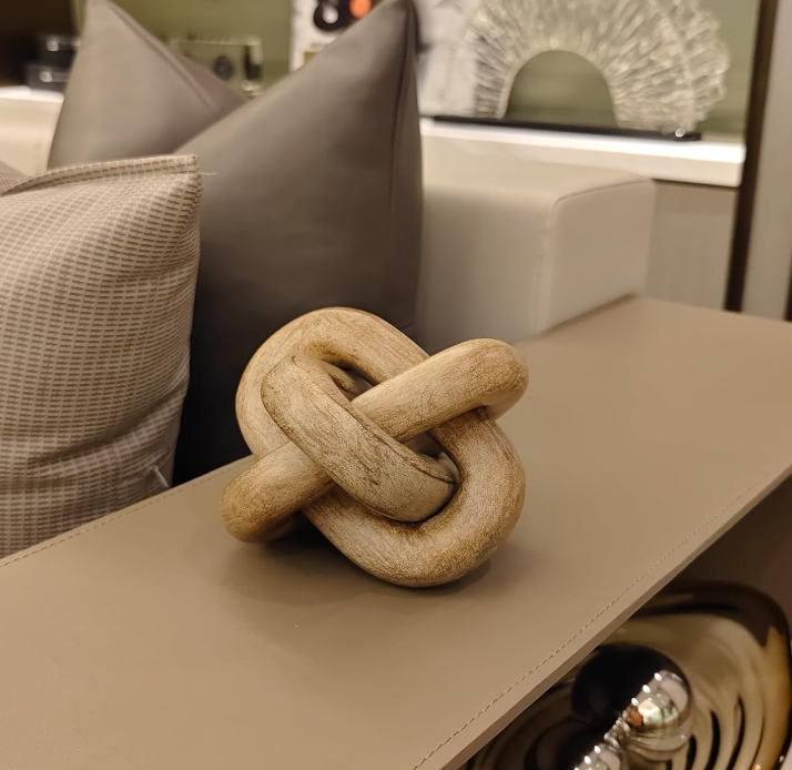 Chain Table Decor